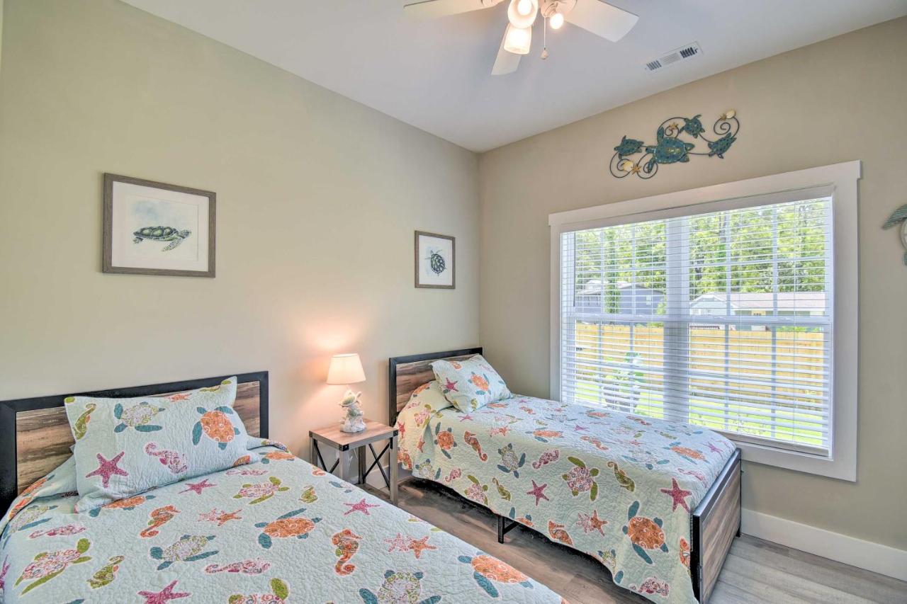 Ocean Isle Beach Home With Shared Lanai And Grill Exterior foto
